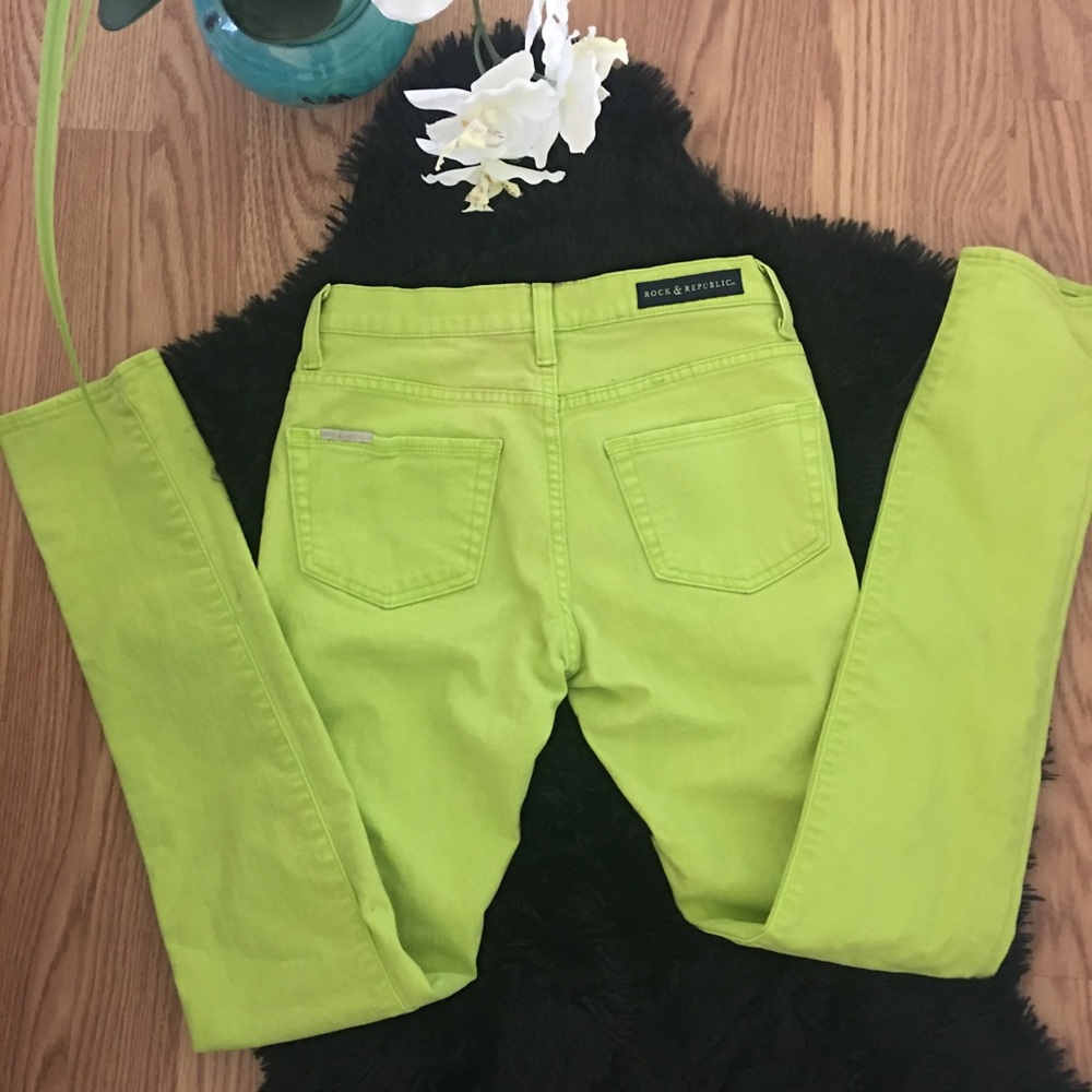 ROCK & REPUBLIC (R&R)• Skinny Jeans• SZ 2M.